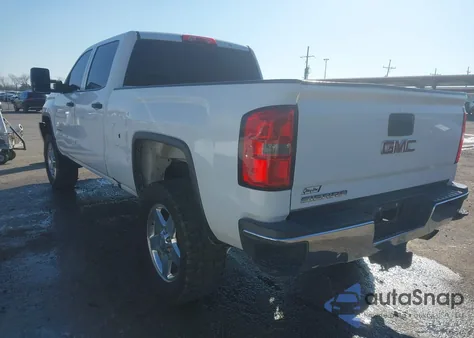 2015 GMC Sierra 2500Hd z USA, uszkodzony, nr VIN 1GT11XEG4FF664694